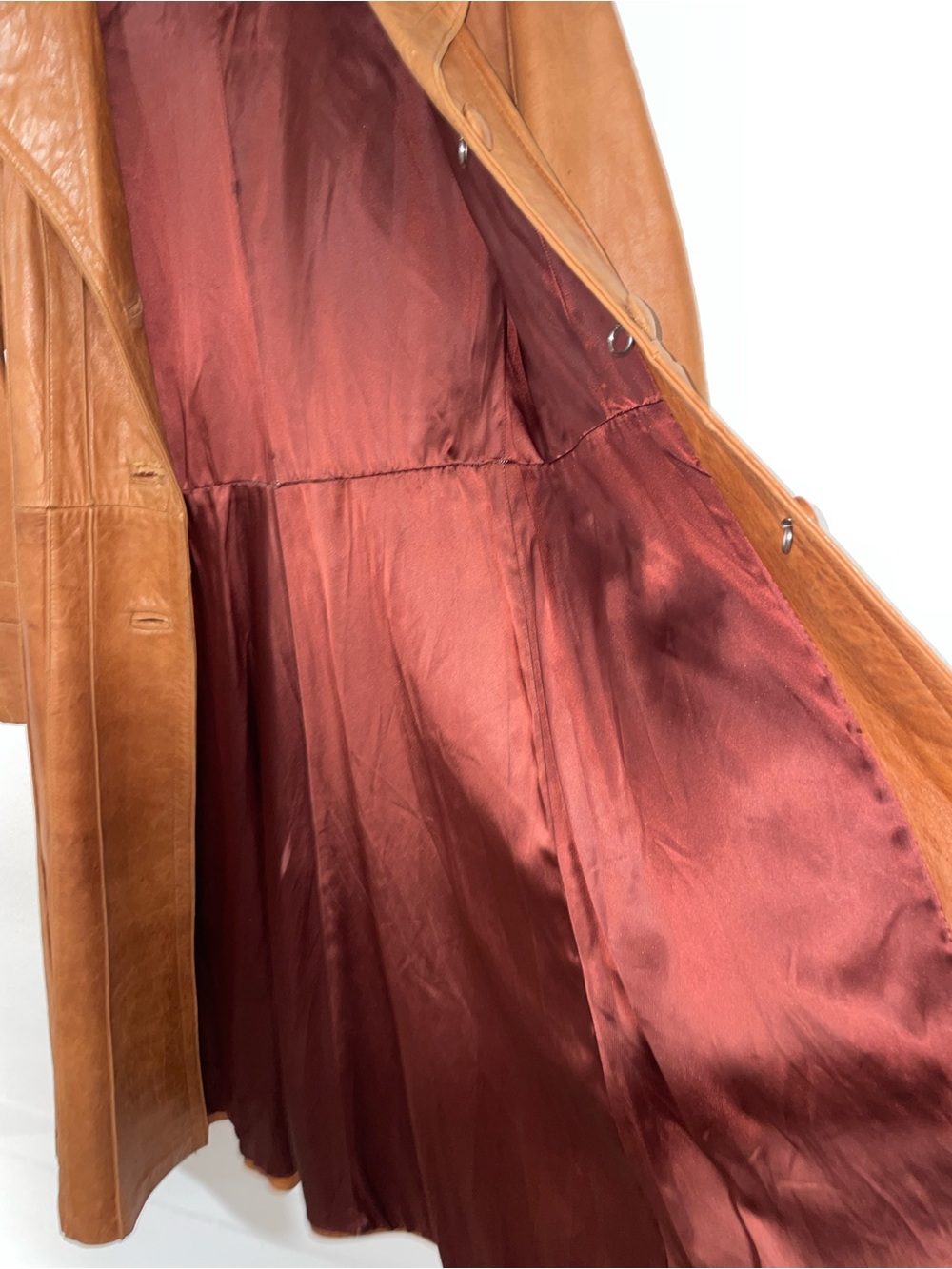 Vintage Women's Tan Leather Trench Coat - Picture 4 of 13